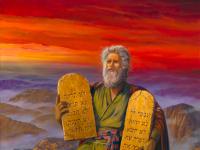 Tegnet portræt af Moses med stentavlerne