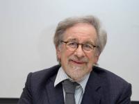Billede af smilende Stenev Spielberg med briller