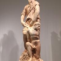 En statue af Abraham der skal til at ofre Isak